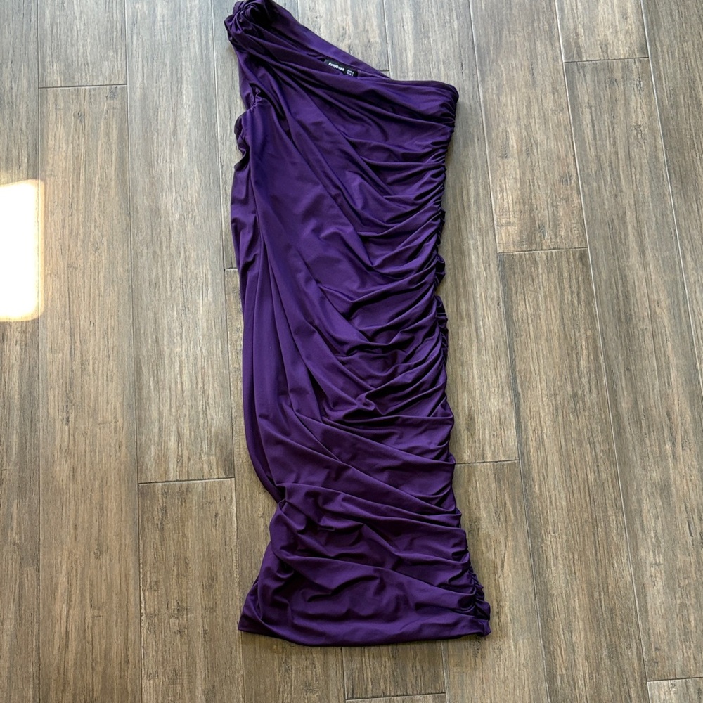 Elegant Ruched Purple One-Shoulder Dress size Small